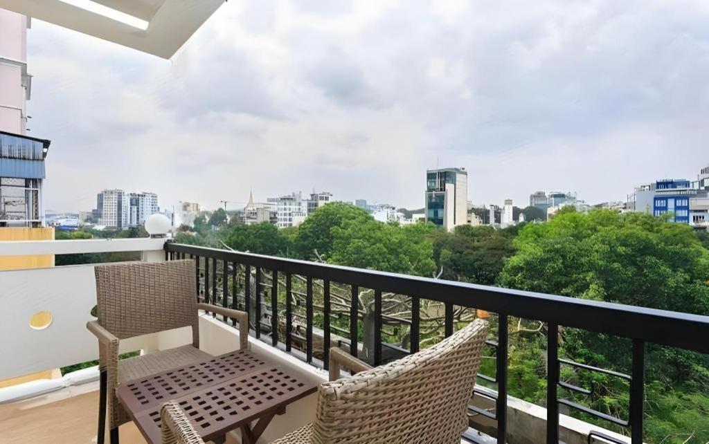 The Noble Swan Wood Park Hotel Ho Chi Minh-staden Exteriör bild